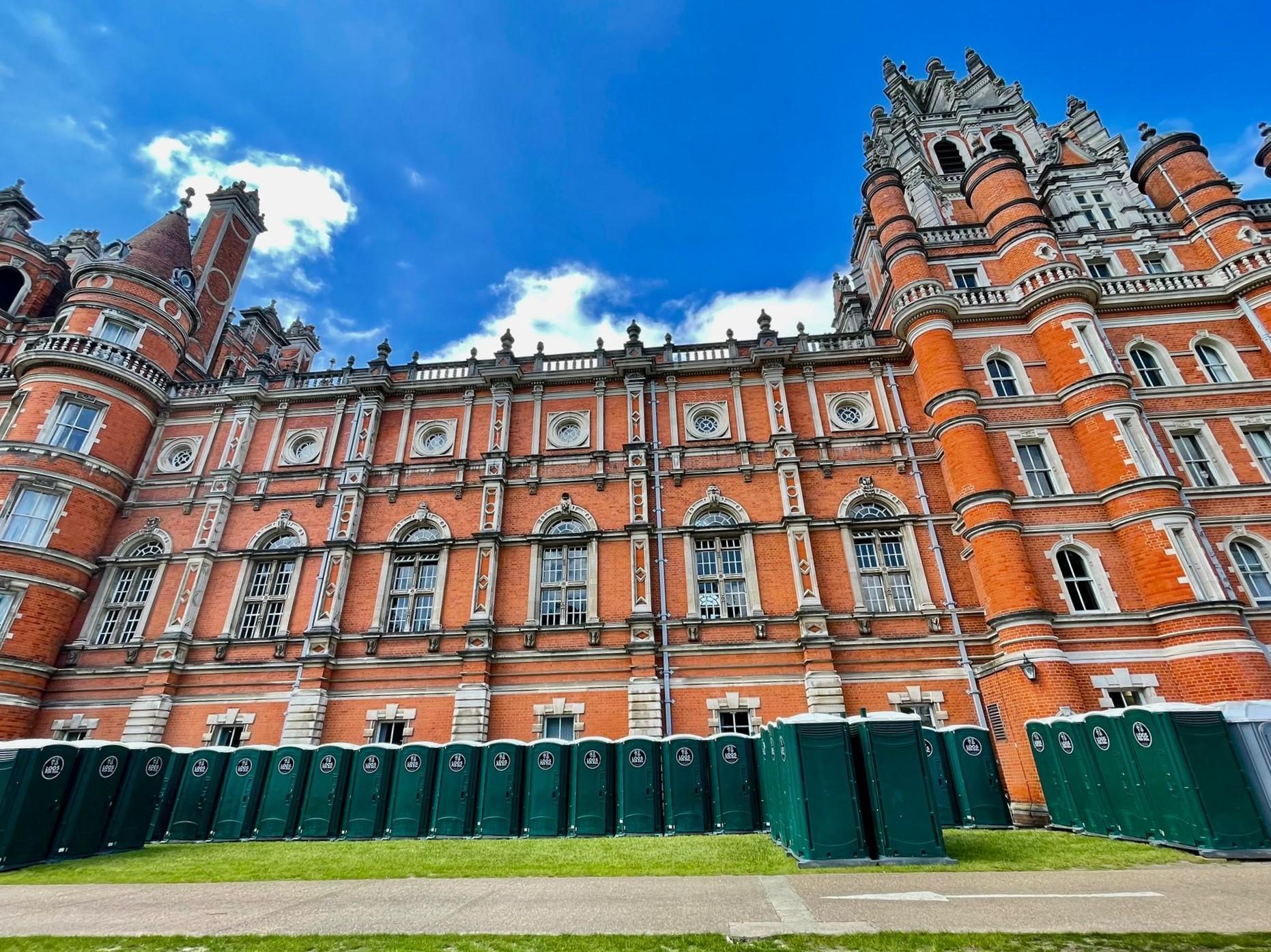 LOOS FOR DOs at Royal Holloway University